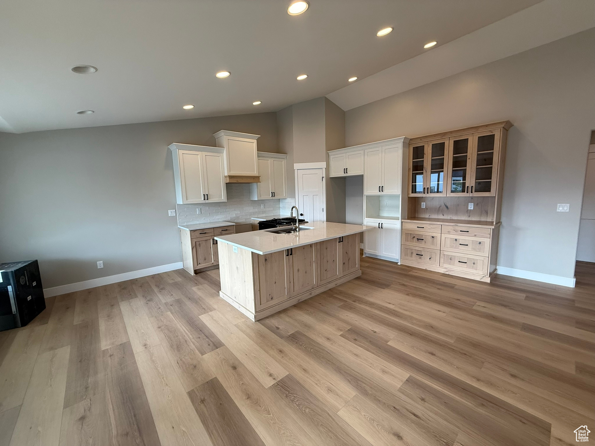HAPPY DAYS - Residential