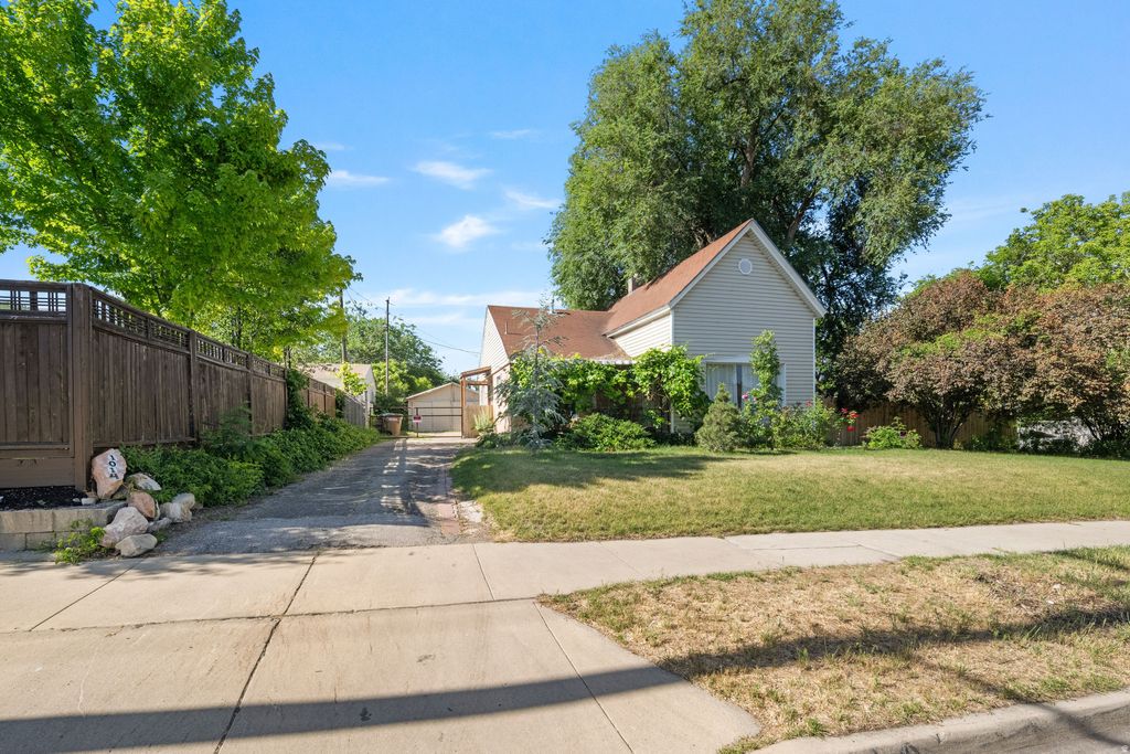 Photo of 1014 E 2700 S, Salt Lake City, UT 84106 (MLS # 2163317)