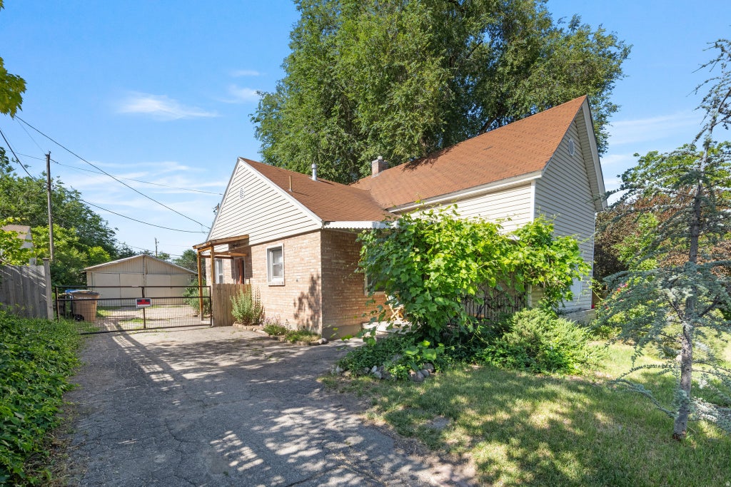 Photo of 1014 E 2700 S, Salt Lake City, UT 84106 (MLS # 2163317)
