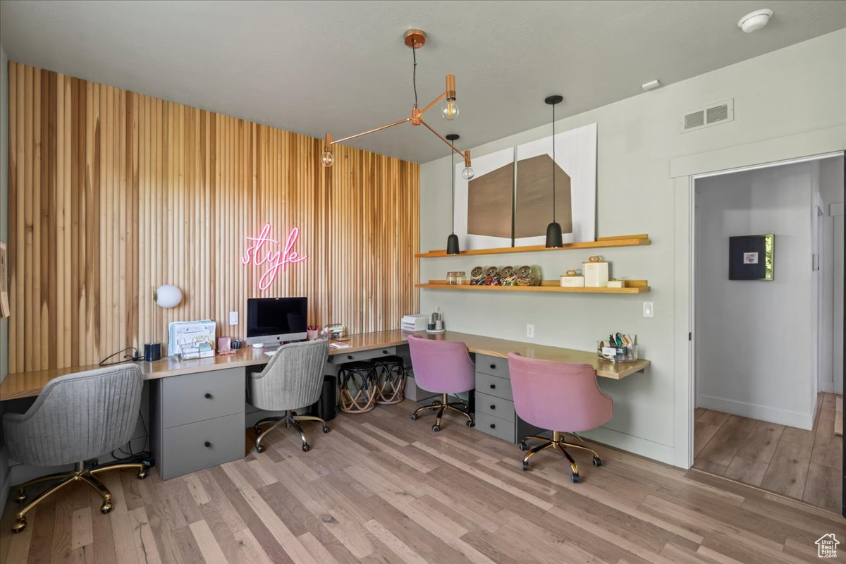 HIGH POINTE - Residential