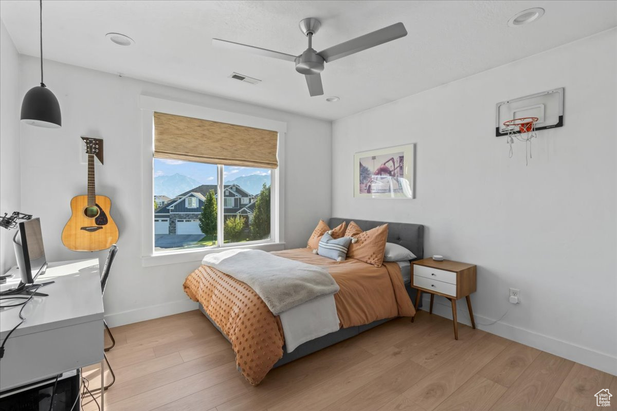 HIGH POINTE - Residential