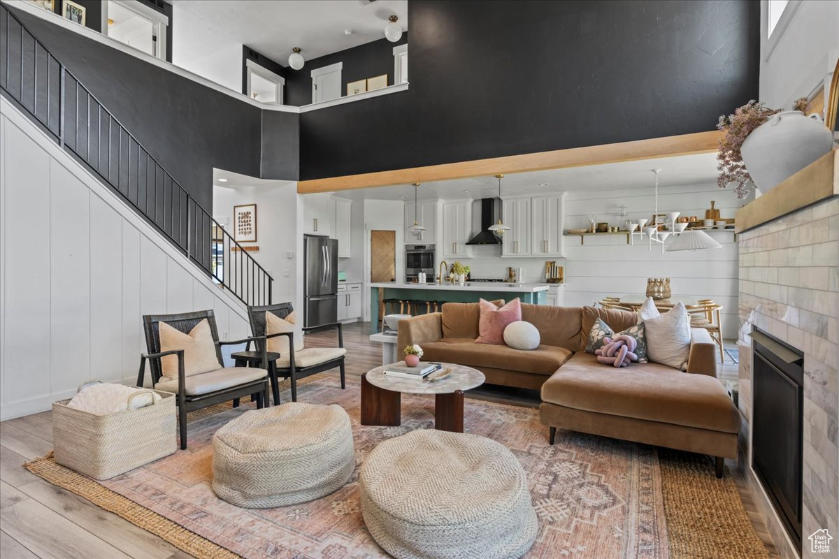 HIGH POINTE - Residential