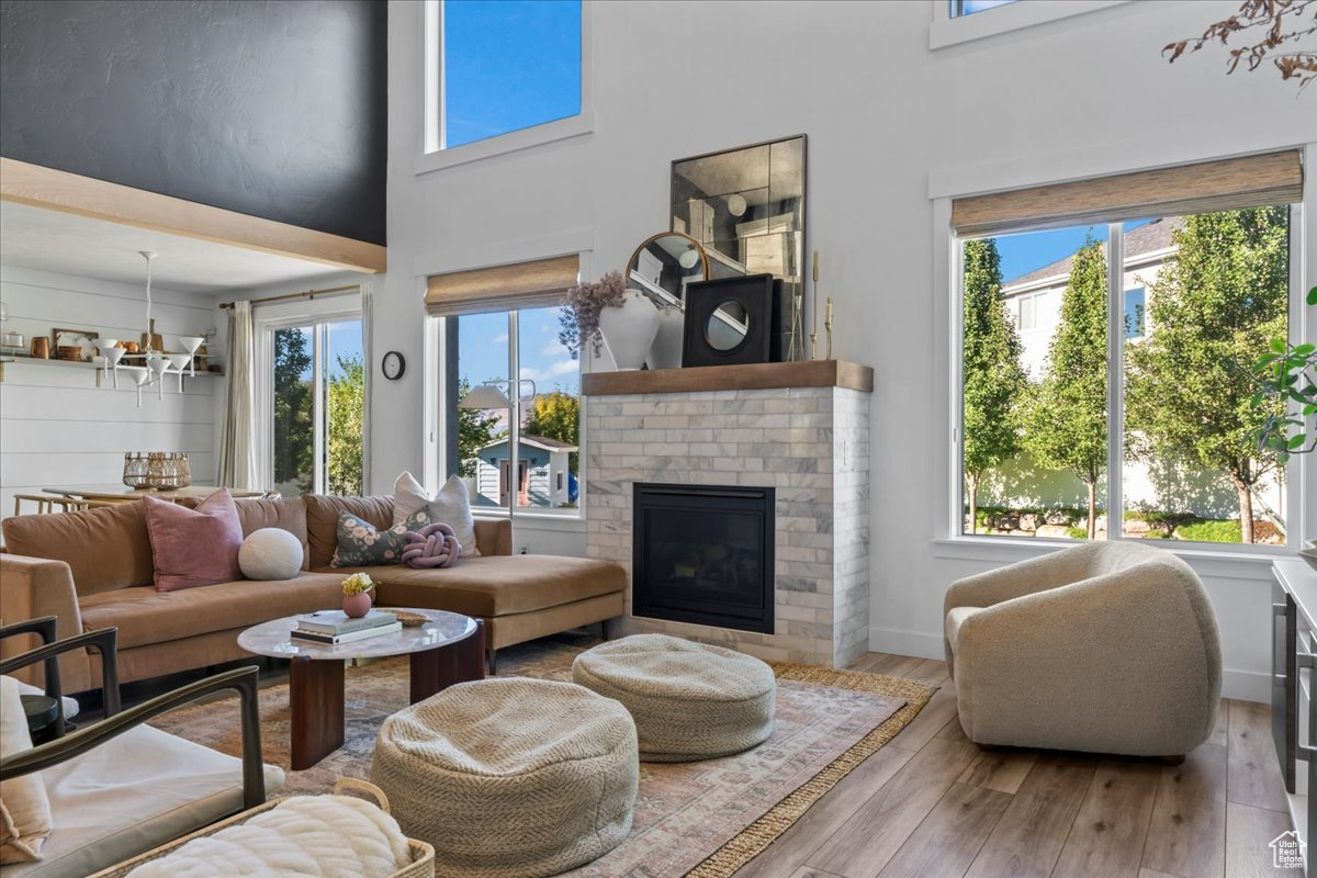 HIGH POINTE - Residential