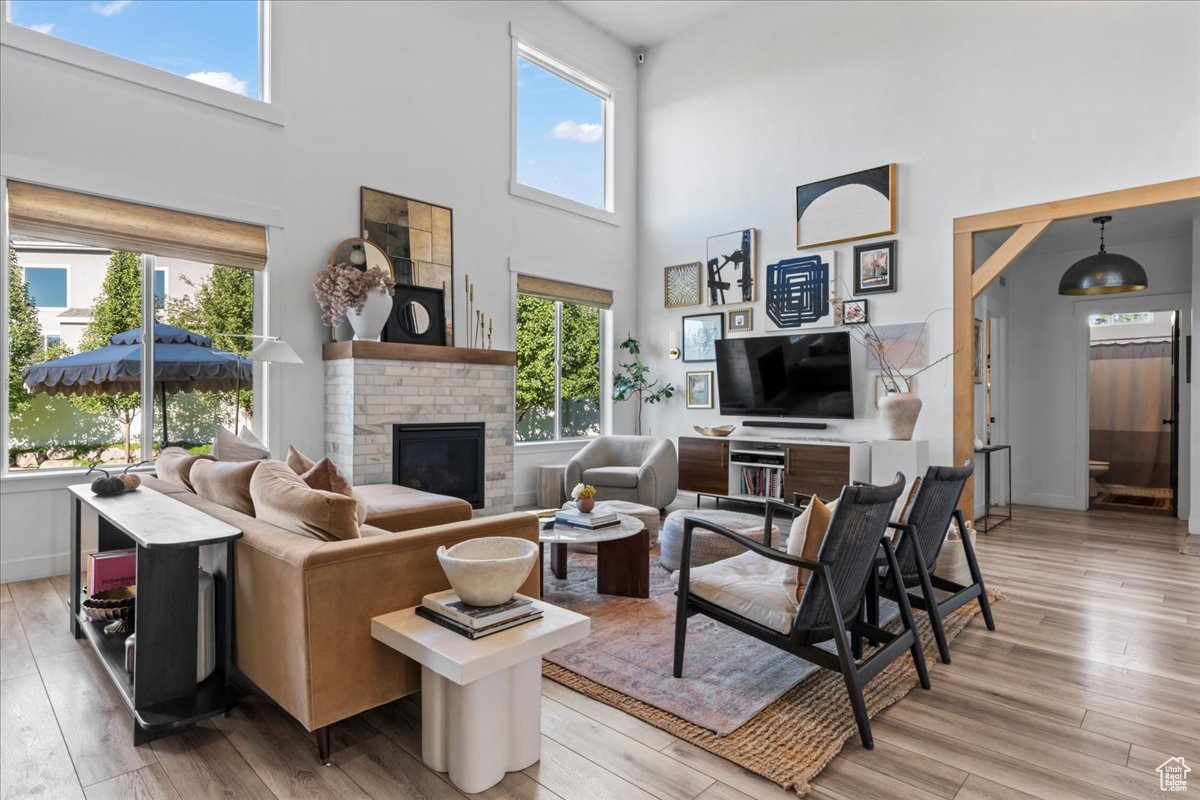 HIGH POINTE - Residential