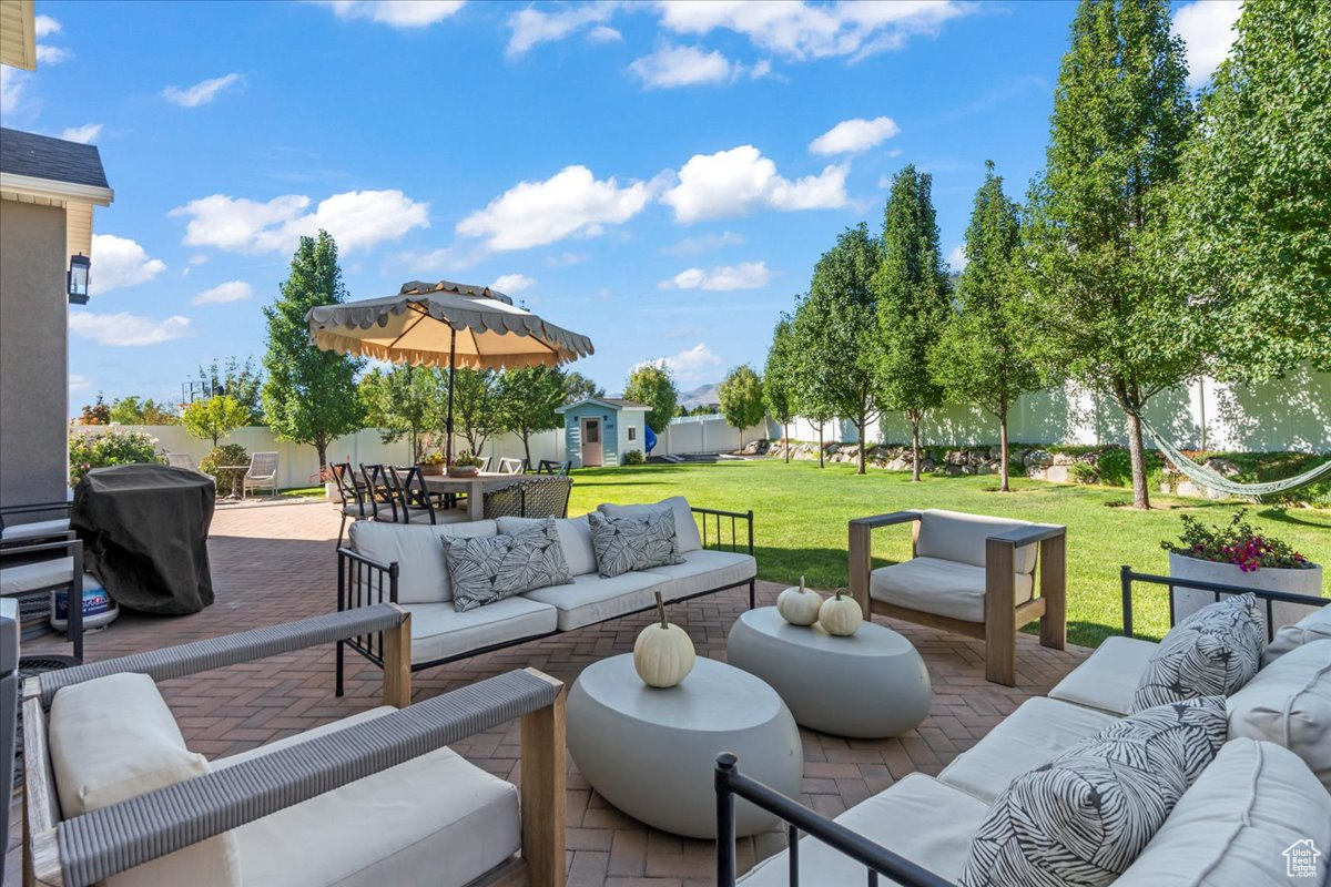 HIGH POINTE - Residential