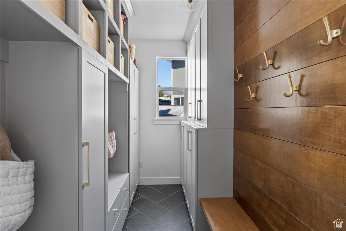 HIGH POINTE - Residential