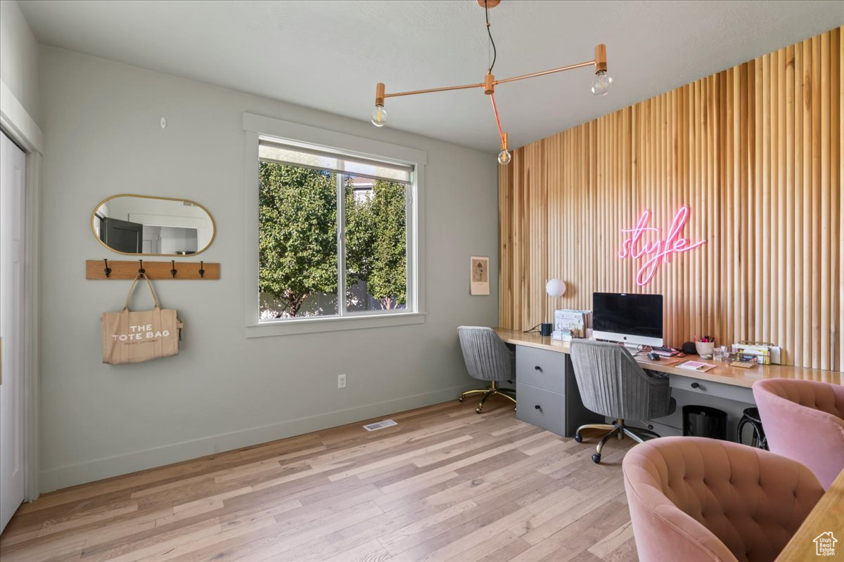 HIGH POINTE - Residential