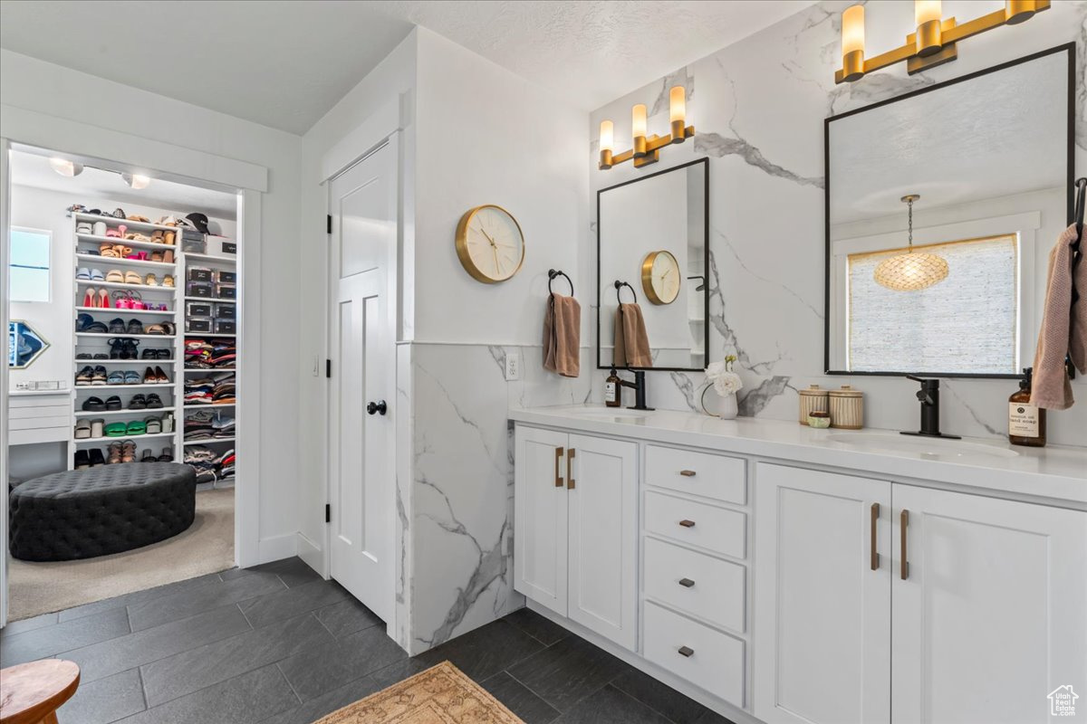 HIGH POINTE - Residential