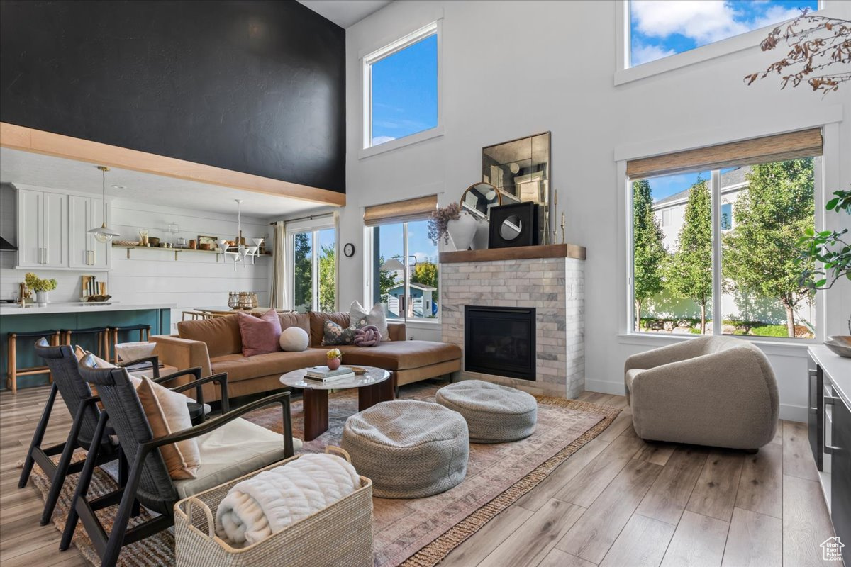 HIGH POINTE - Residential