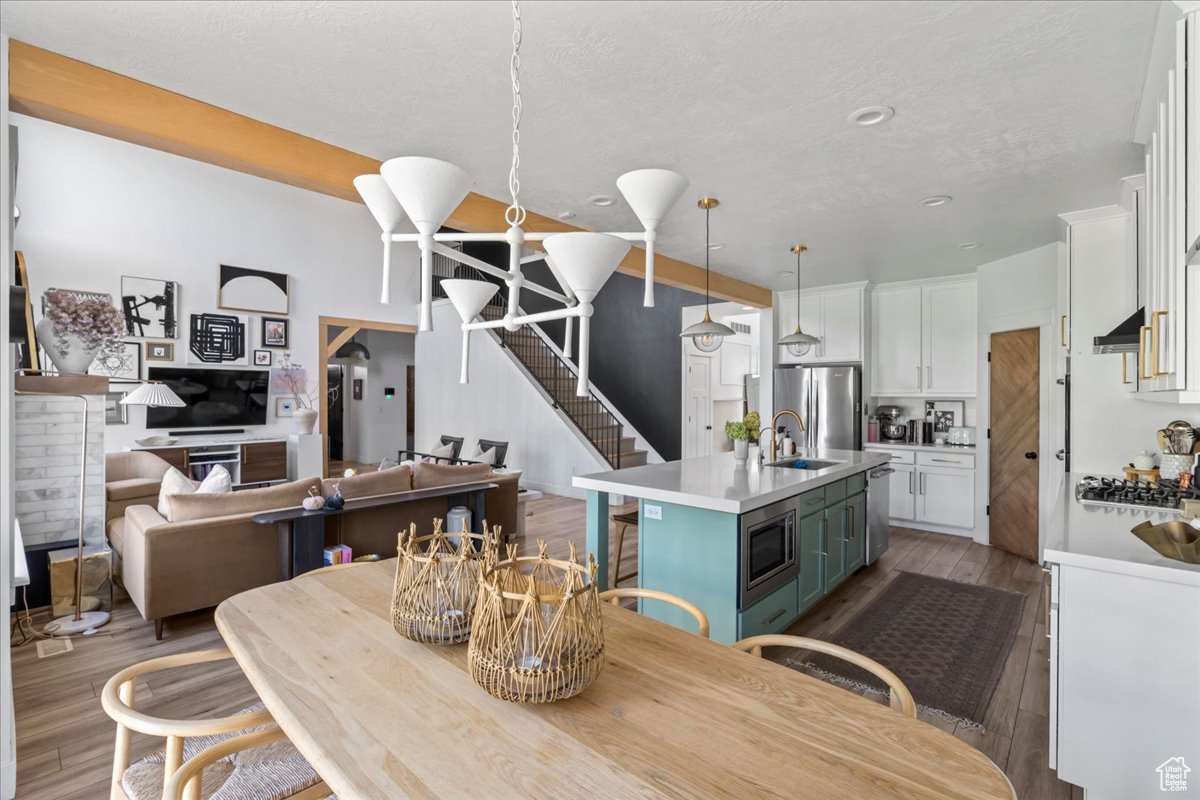 HIGH POINTE - Residential