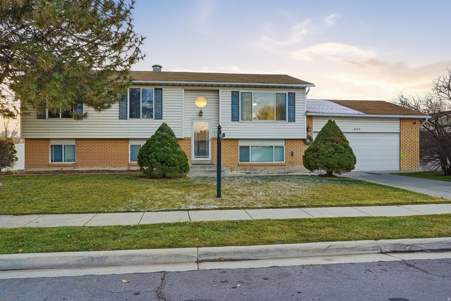 Charming home in a prime location featuring a basement with two additional bedrooms, a kitchen, and a bonus room-perfect for guests or extra living space. The elementary school is just behind the home, and the middle school bus stop is next door.  Conveniently located near hardware stores, supermarkets, restaurants, and other retail options, with easy access to I-15.  The property offers beautiful mountain views, a spacious family-friendly backyard, RV parking, and space for up to four vehicles, all within a quiet neighborhood with friendly neighbors.