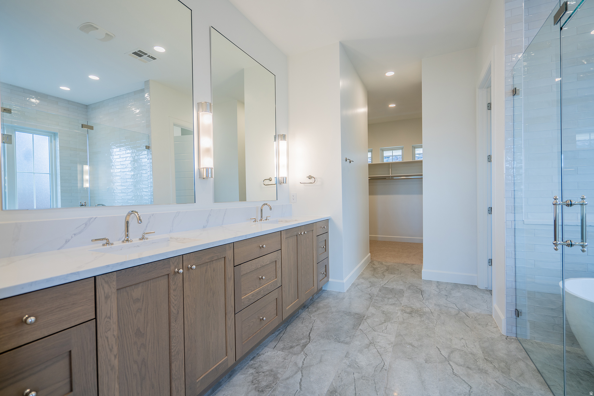 TEAKWOOD - Residential