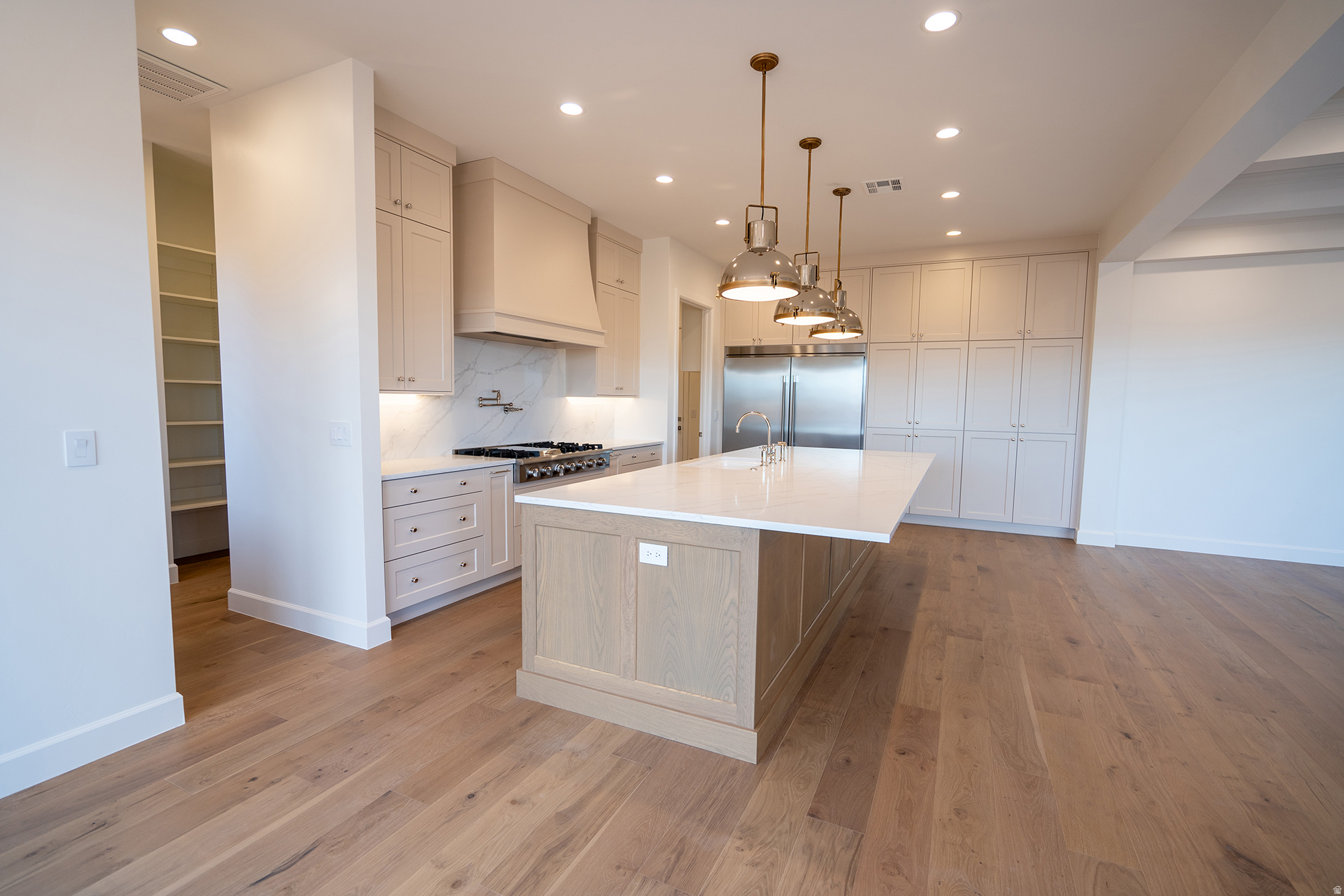 TEAKWOOD - Residential