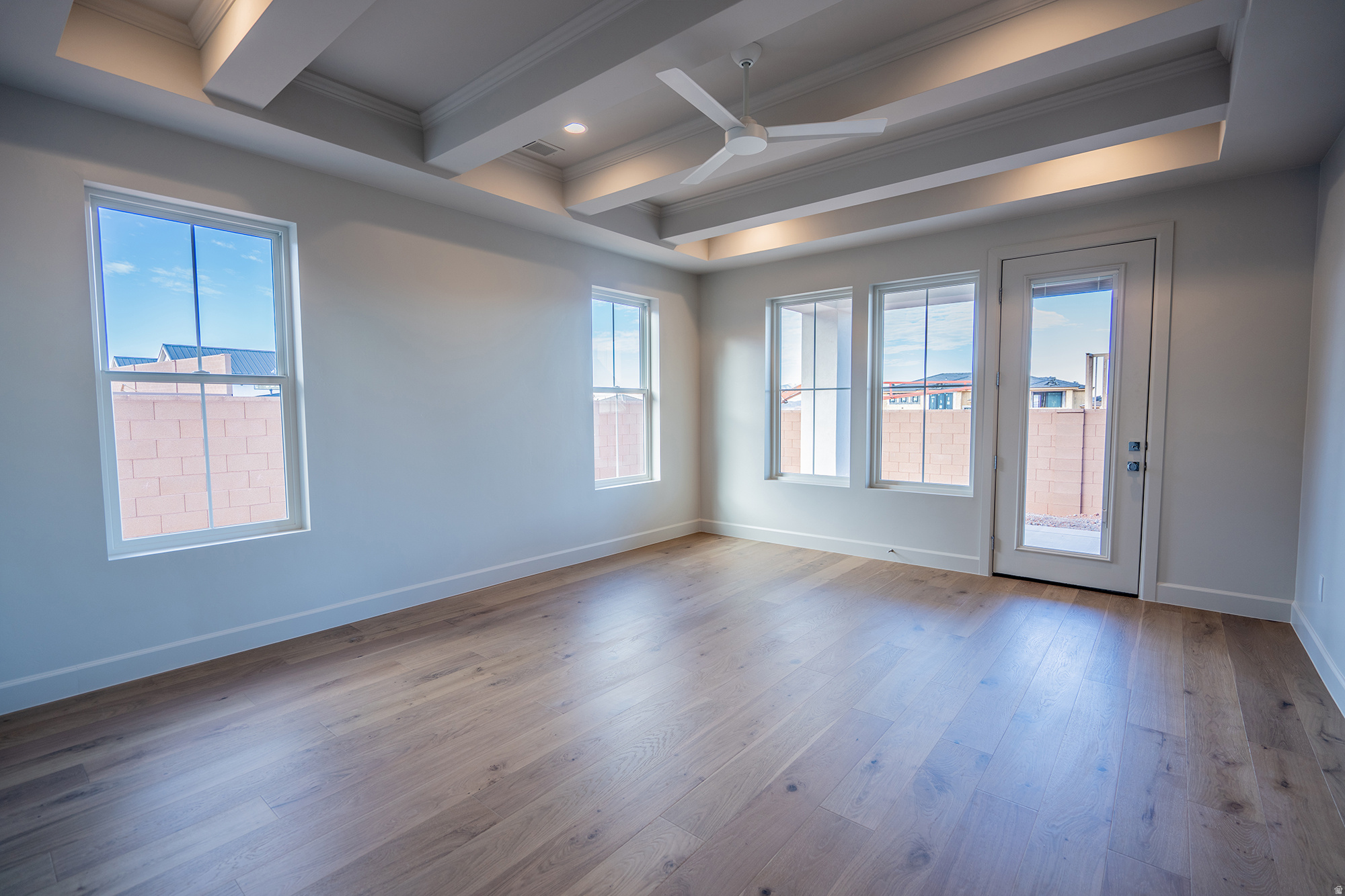 TEAKWOOD - Residential