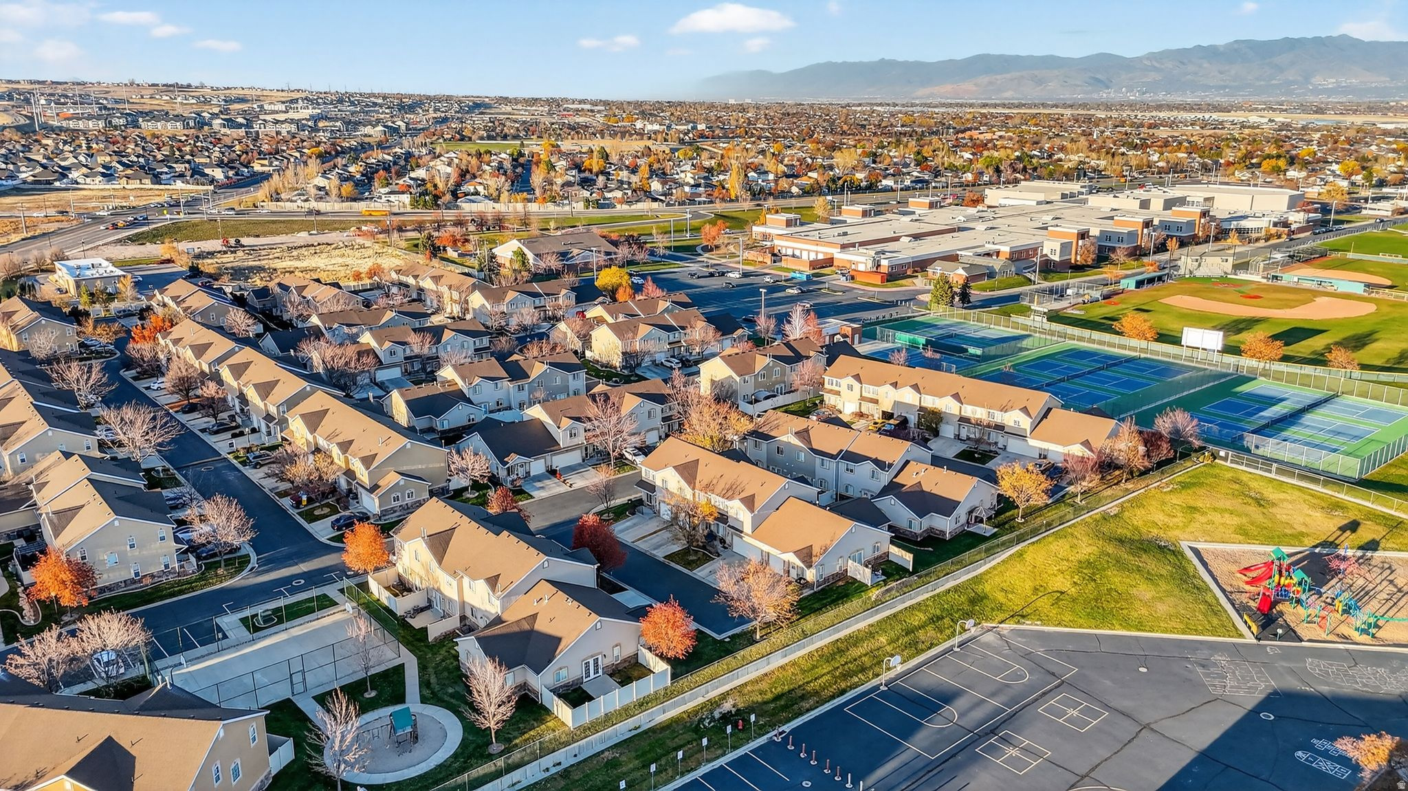 COPPER HILLS CONDOMINIUMS - Residential