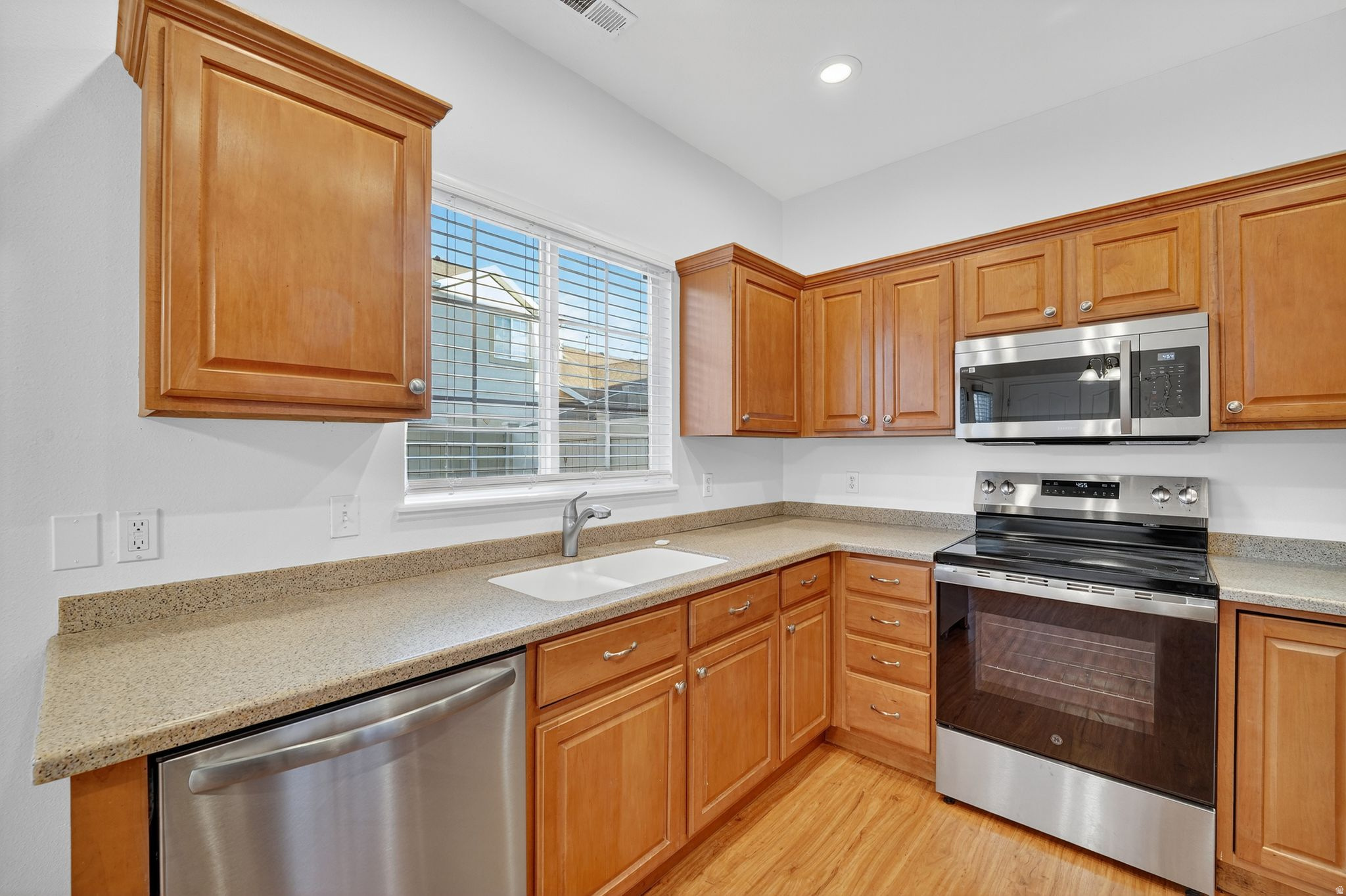 COPPER HILLS CONDOMINIUMS - Residential