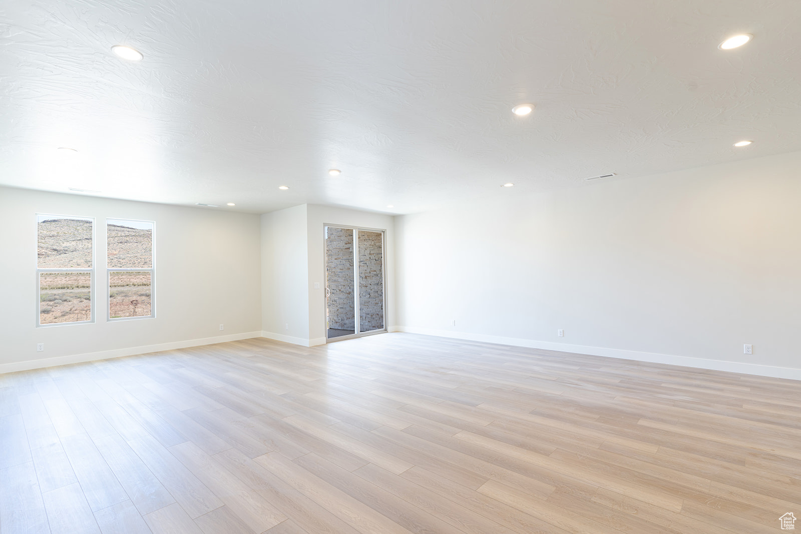 ATKINVILLE TOWNHOMES AT DESERT COLOR - Residential