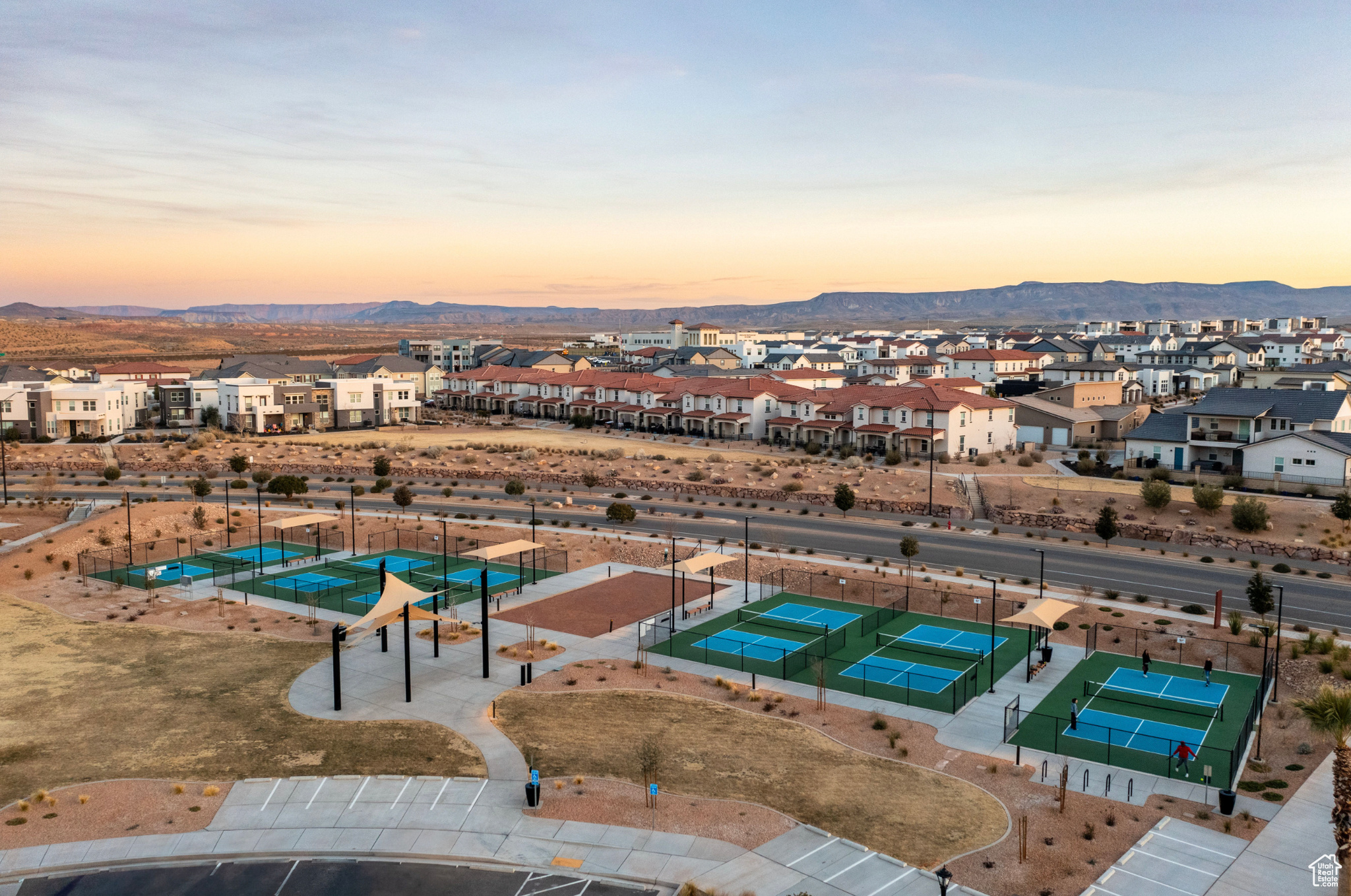 ATKINVILLE TOWNHOMES AT DESERT COLOR - Residential