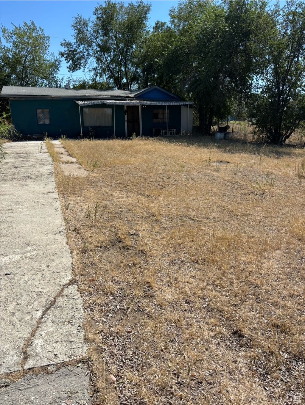Photo of 925 W ELLIS ST N, Ogden, UT 84401 (MLS # 2115612)