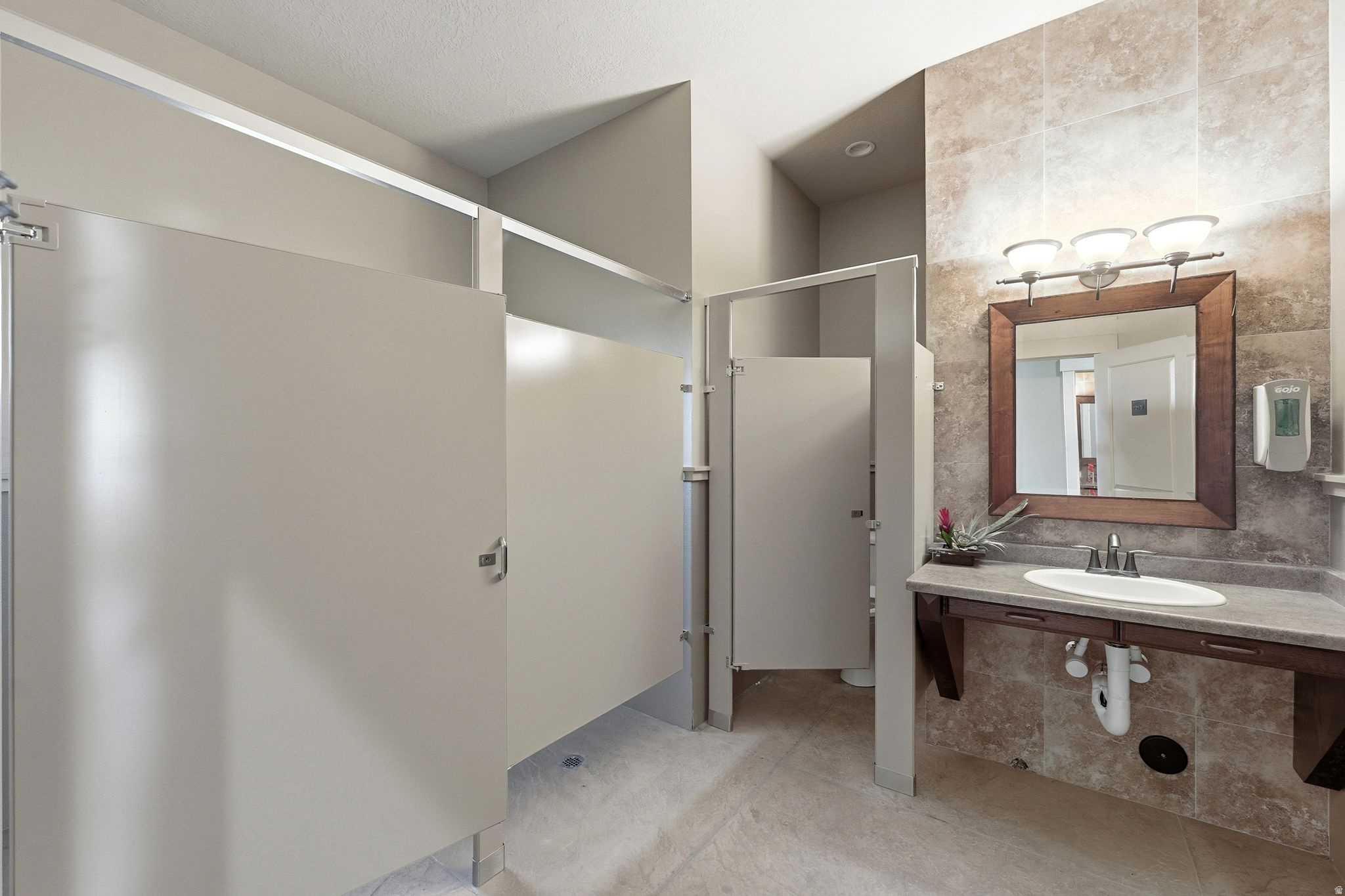 RANCH LANDING - Residential