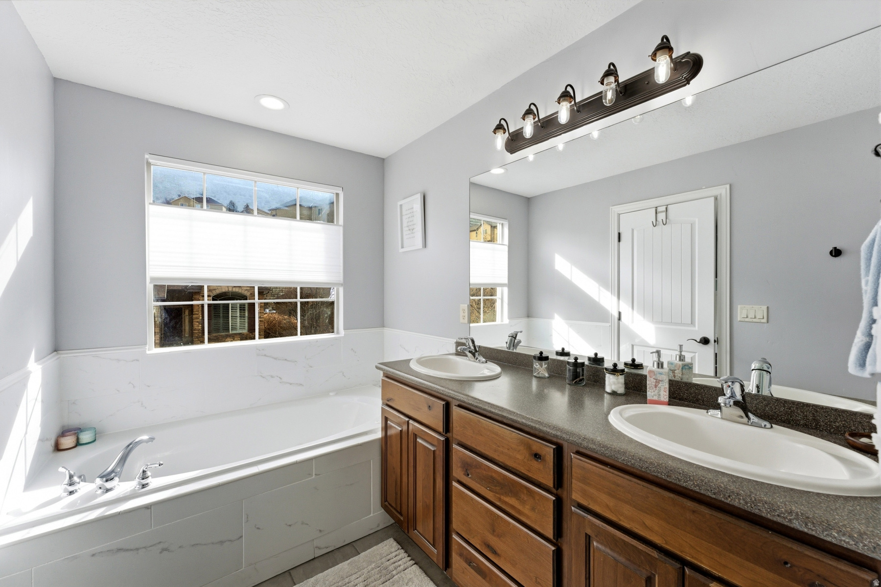 TRAVERSE CHATEAUX PH - Residential