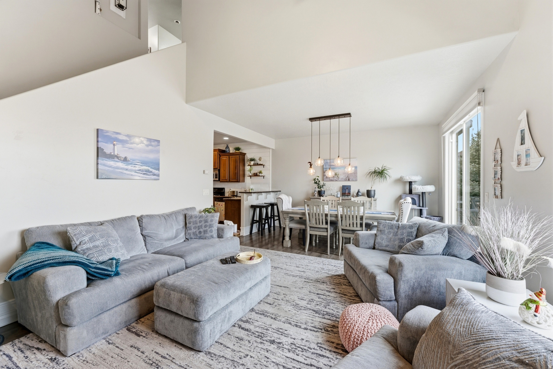 TRAVERSE CHATEAUX PH - Residential