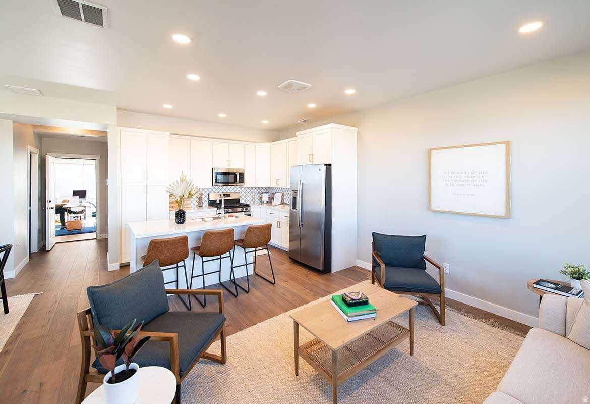 DAYBREAK - Residential