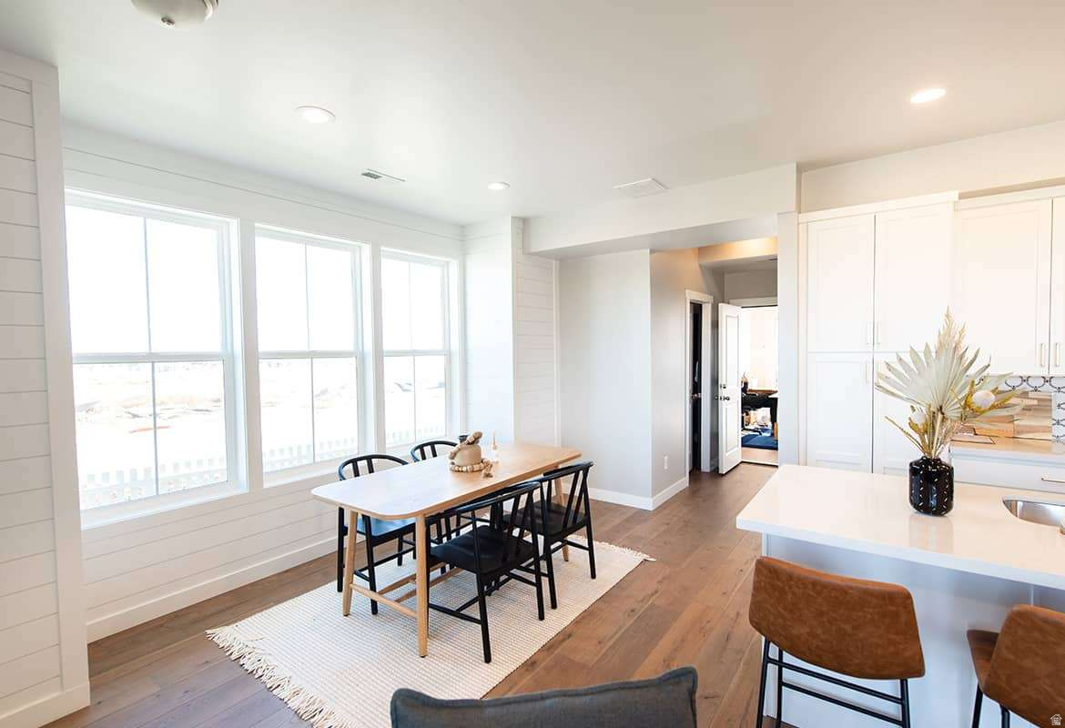 DAYBREAK - Residential