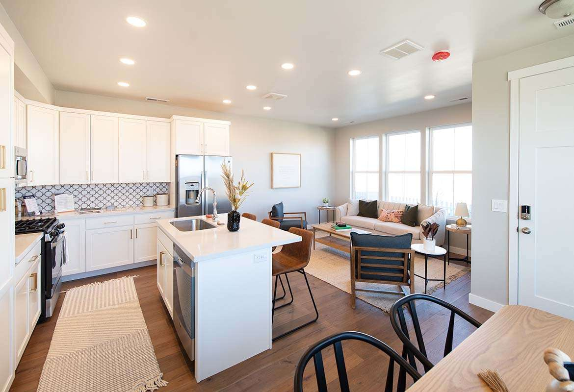 DAYBREAK - Residential