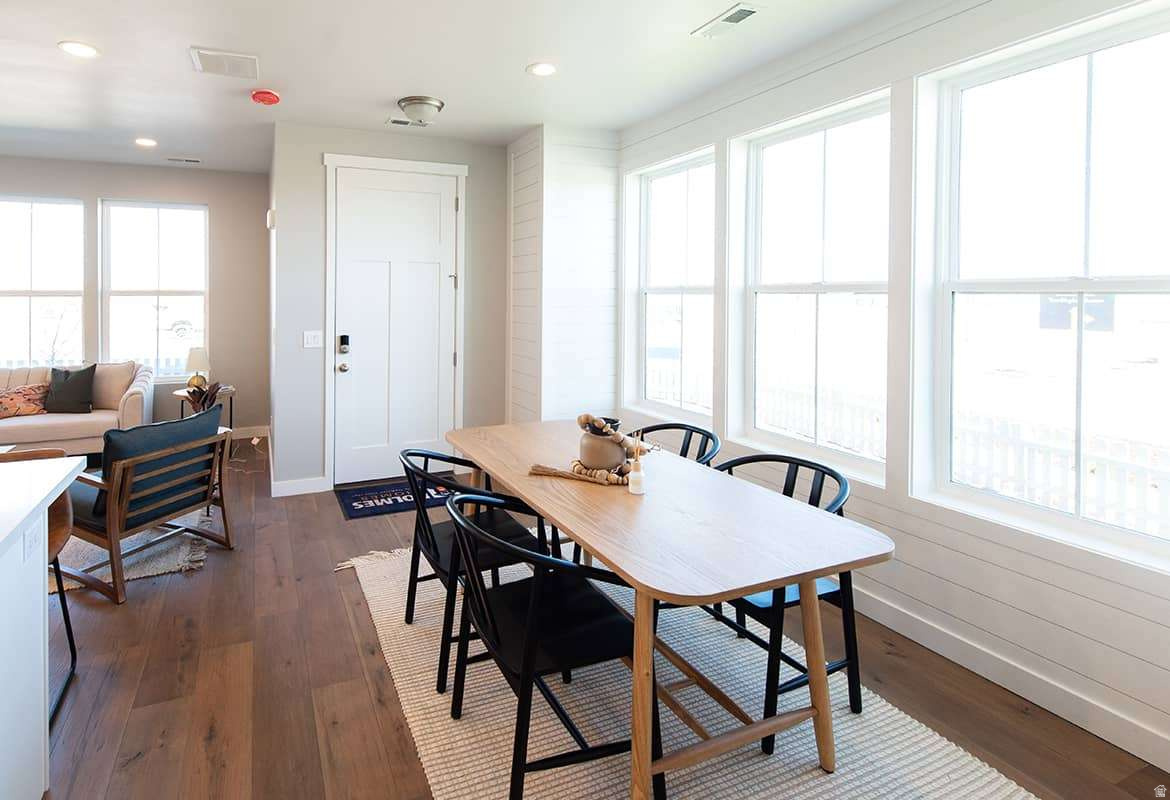 DAYBREAK - Residential