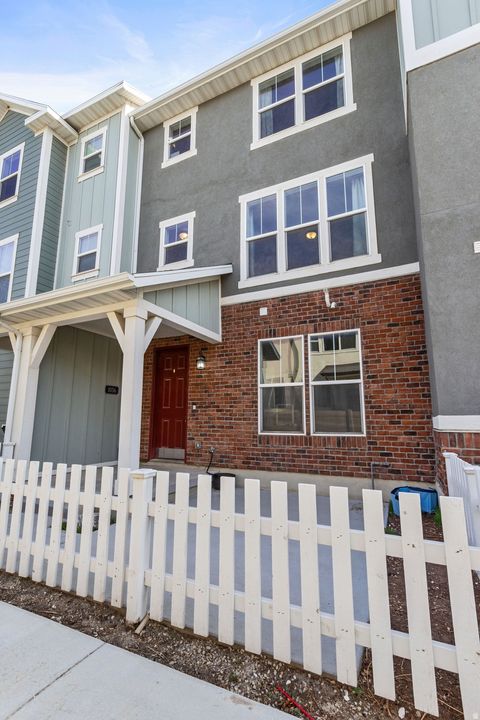 Tiny photo for 1056 W PAINTED HORSE LN, Bluffdale, UT 84065 (MLS # 2142340)