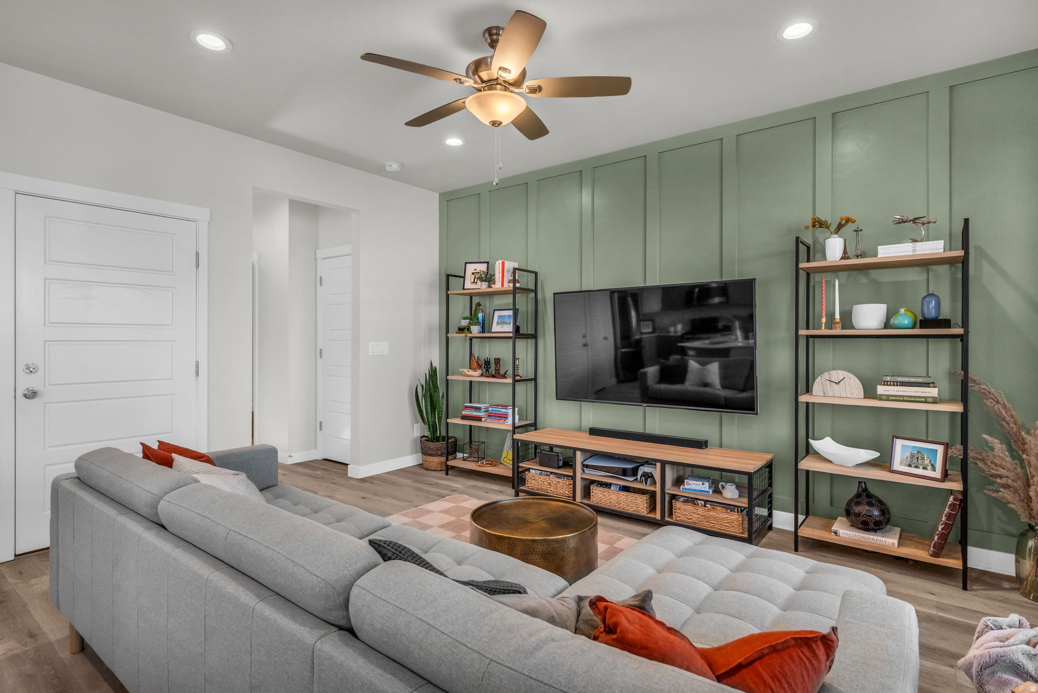 DAYBREAK SOUTH MIXED - Residential