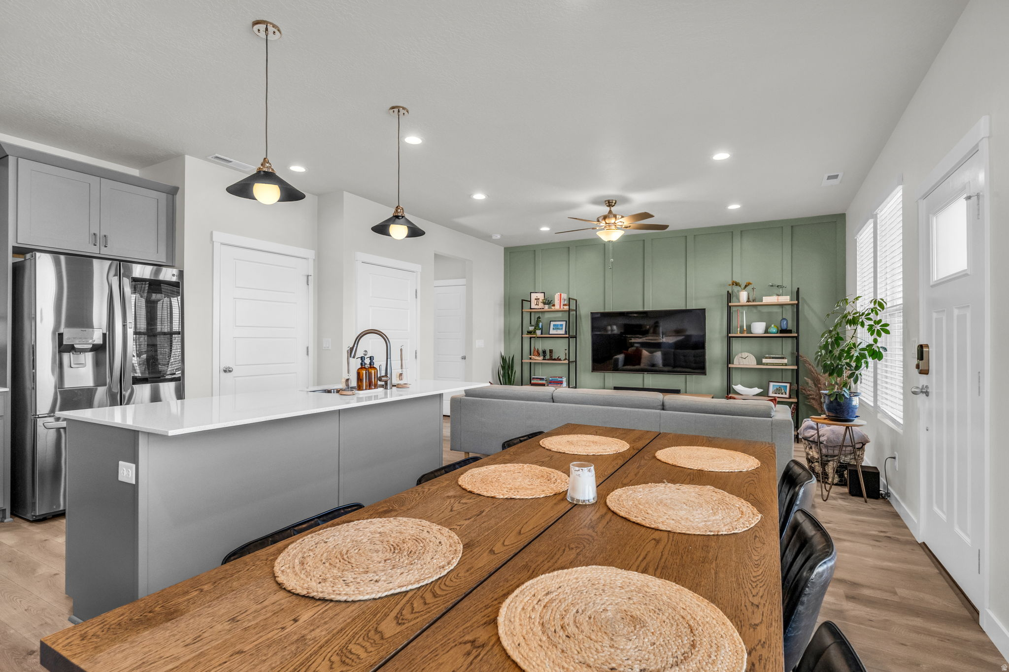 DAYBREAK SOUTH MIXED - Residential