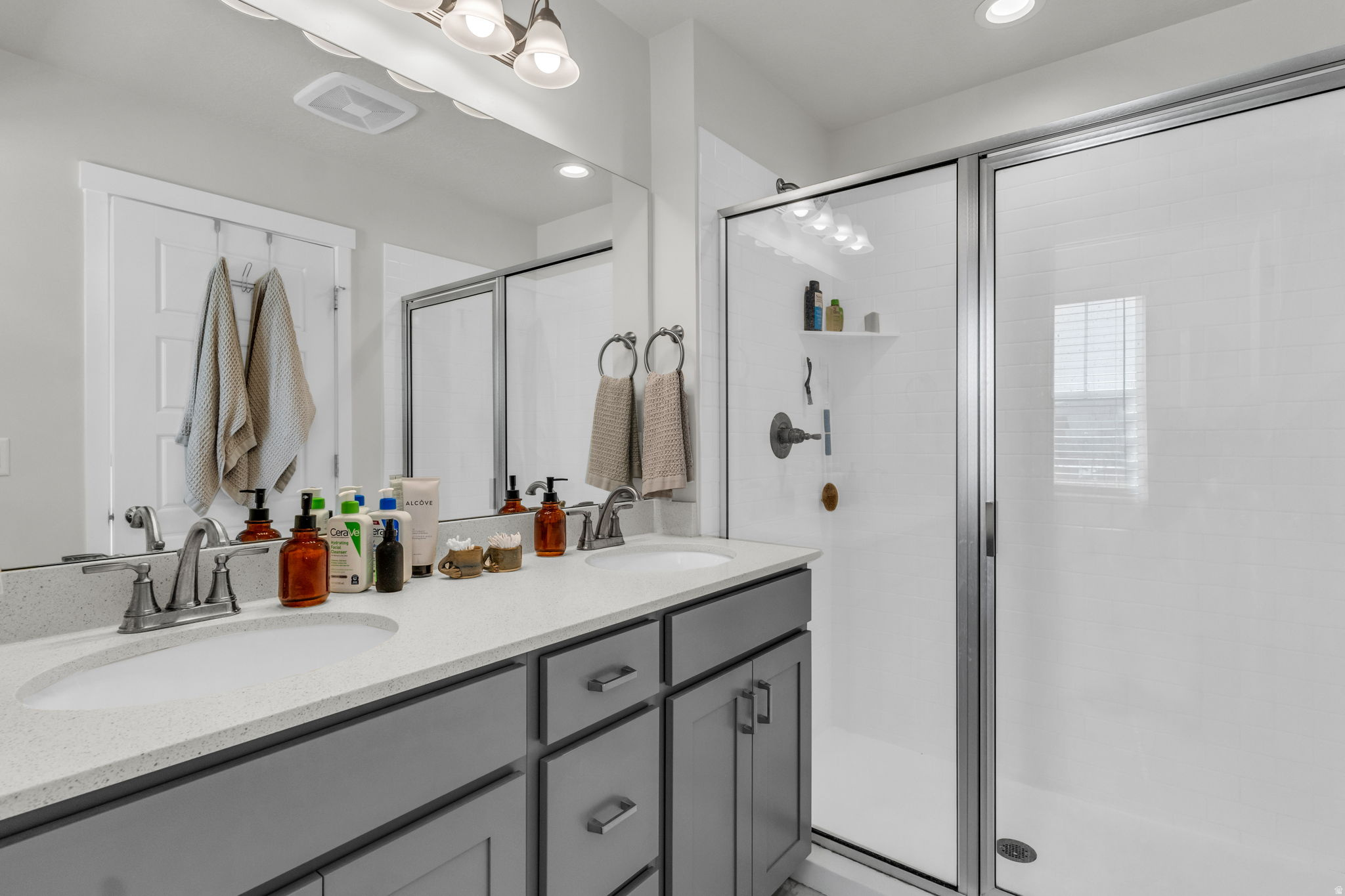 DAYBREAK SOUTH MIXED - Residential