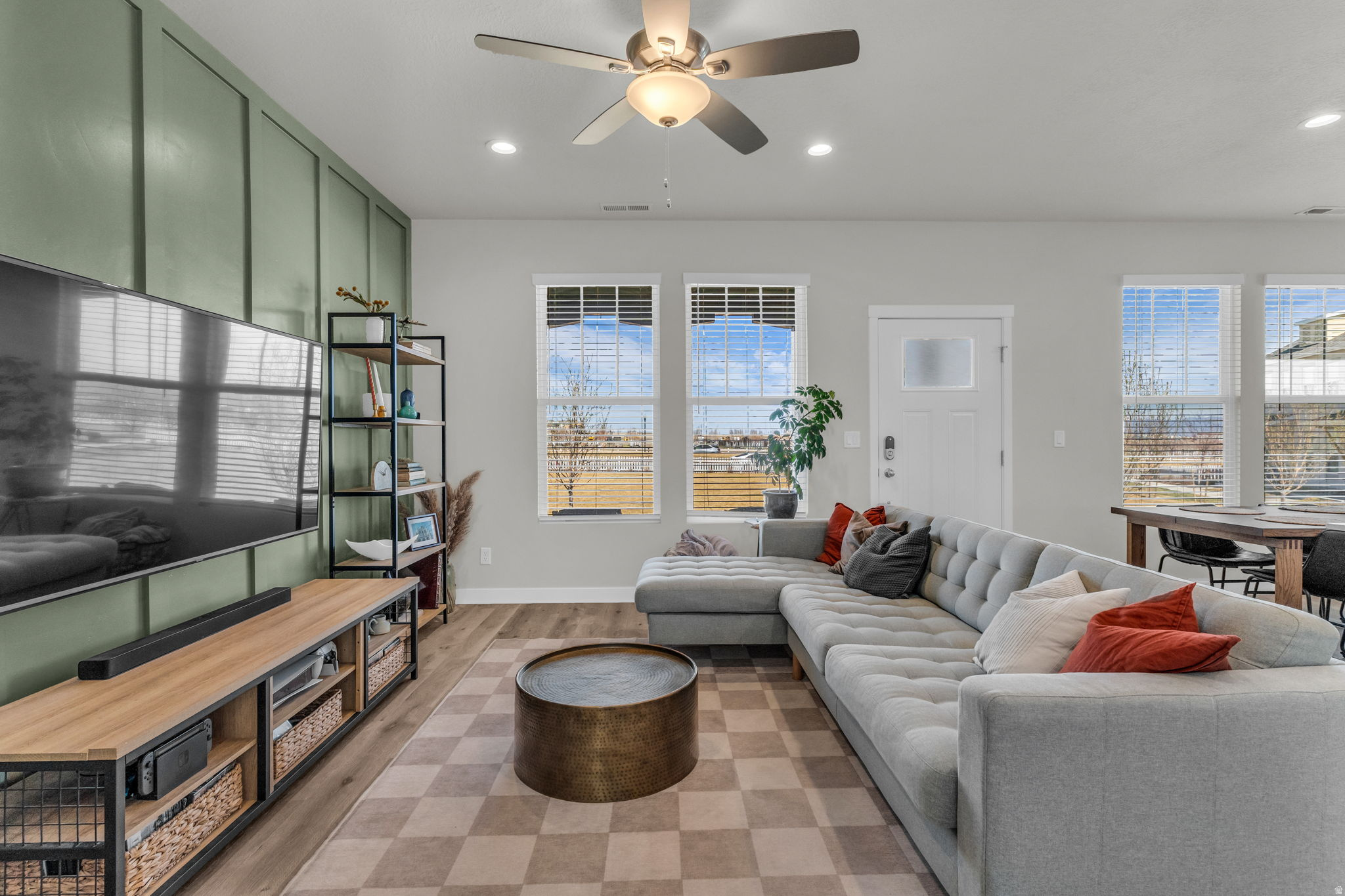 DAYBREAK SOUTH MIXED - Residential