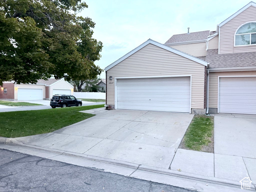 Photo of 5037 S SCARSDALE CT W, Taylorsville, UT 84129 (MLS # 2188213)