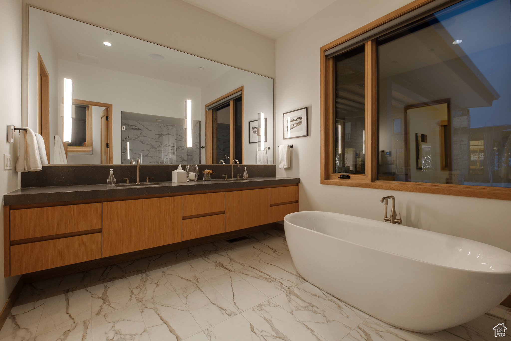 Kamas, Utah 84036, United States, 4 Bedrooms Bedrooms, ,4 BathroomsBathrooms,Residential,Active,120271