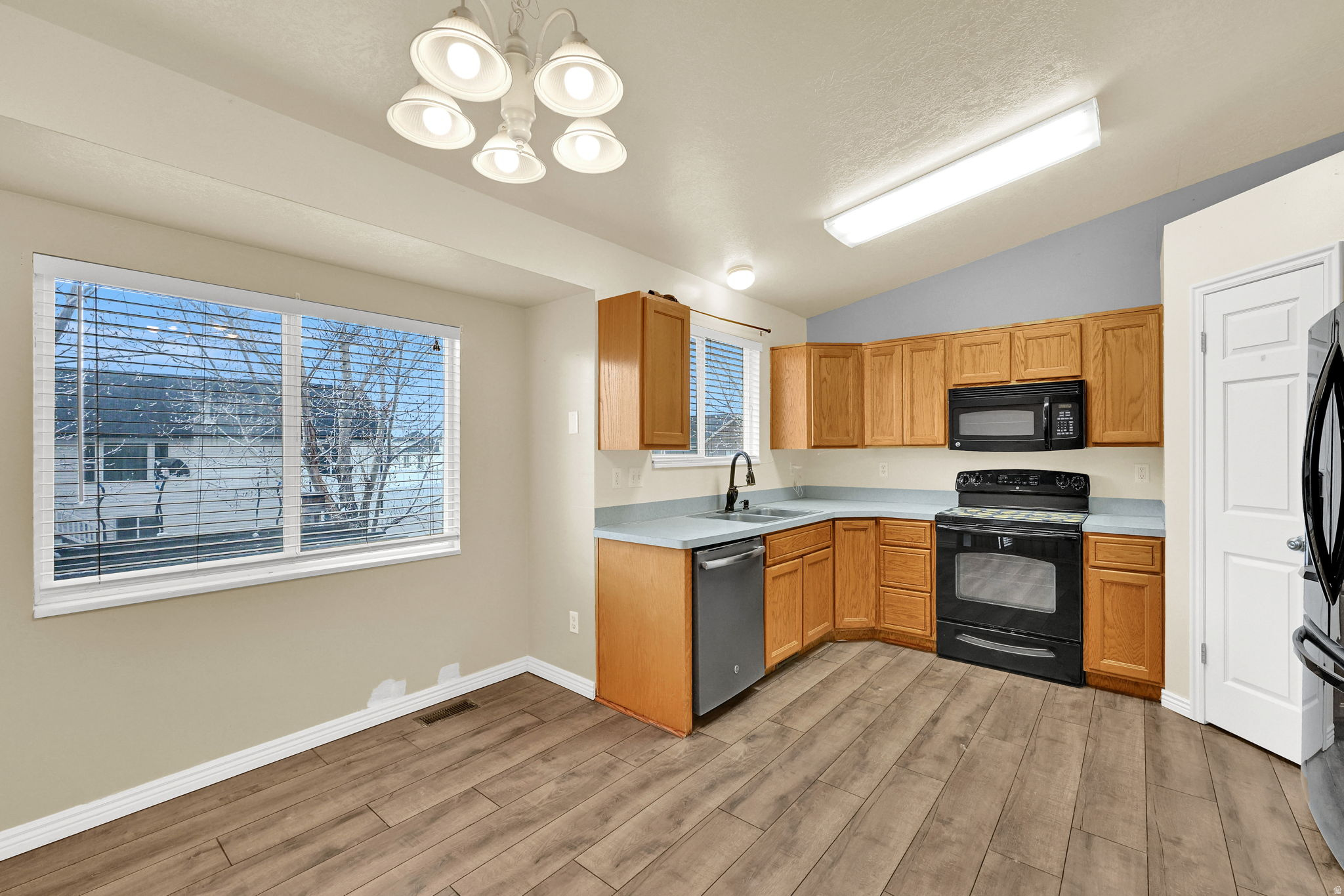 CLOVER FIELD - Residential