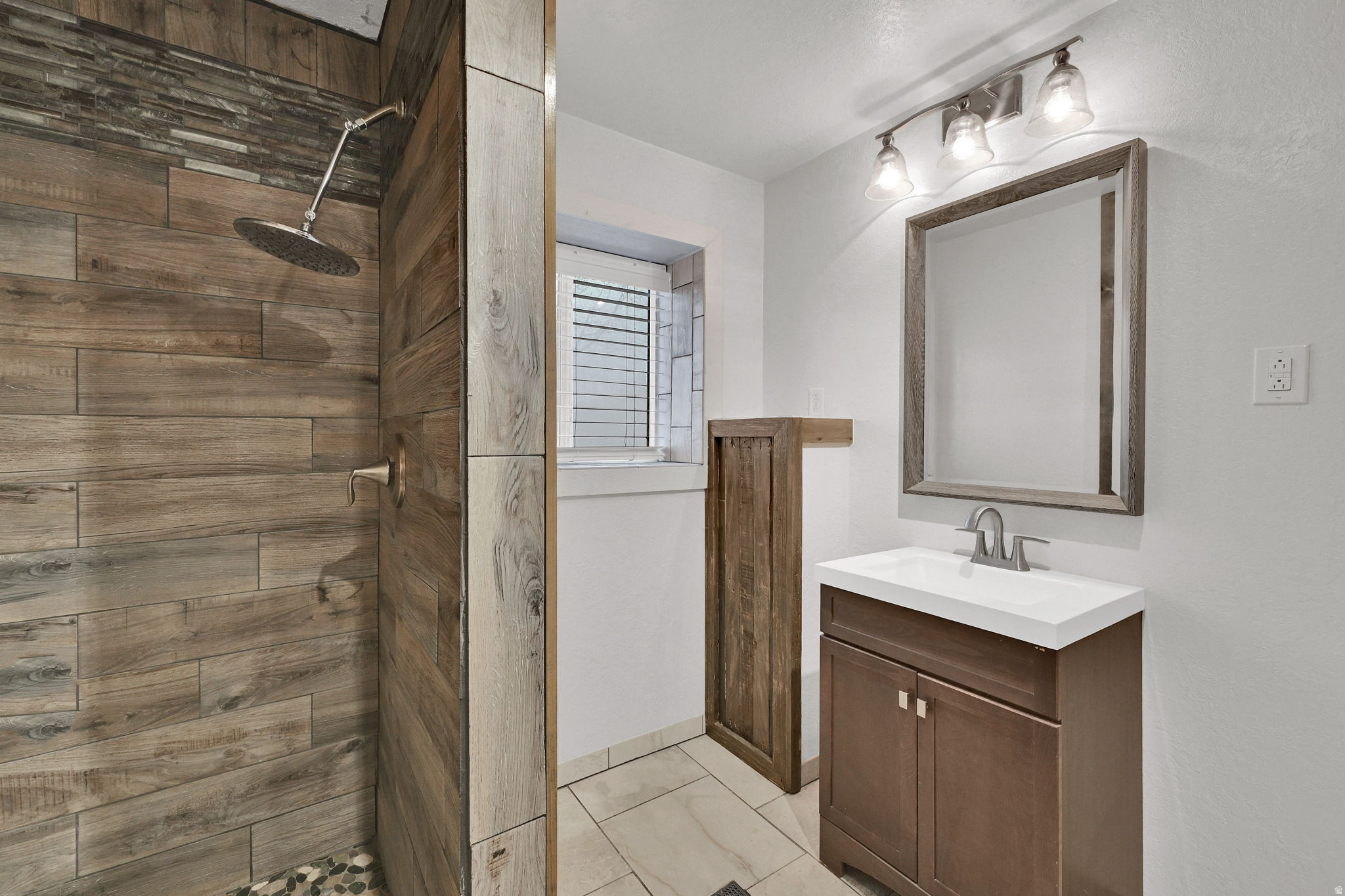 CLOVER FIELD - Residential