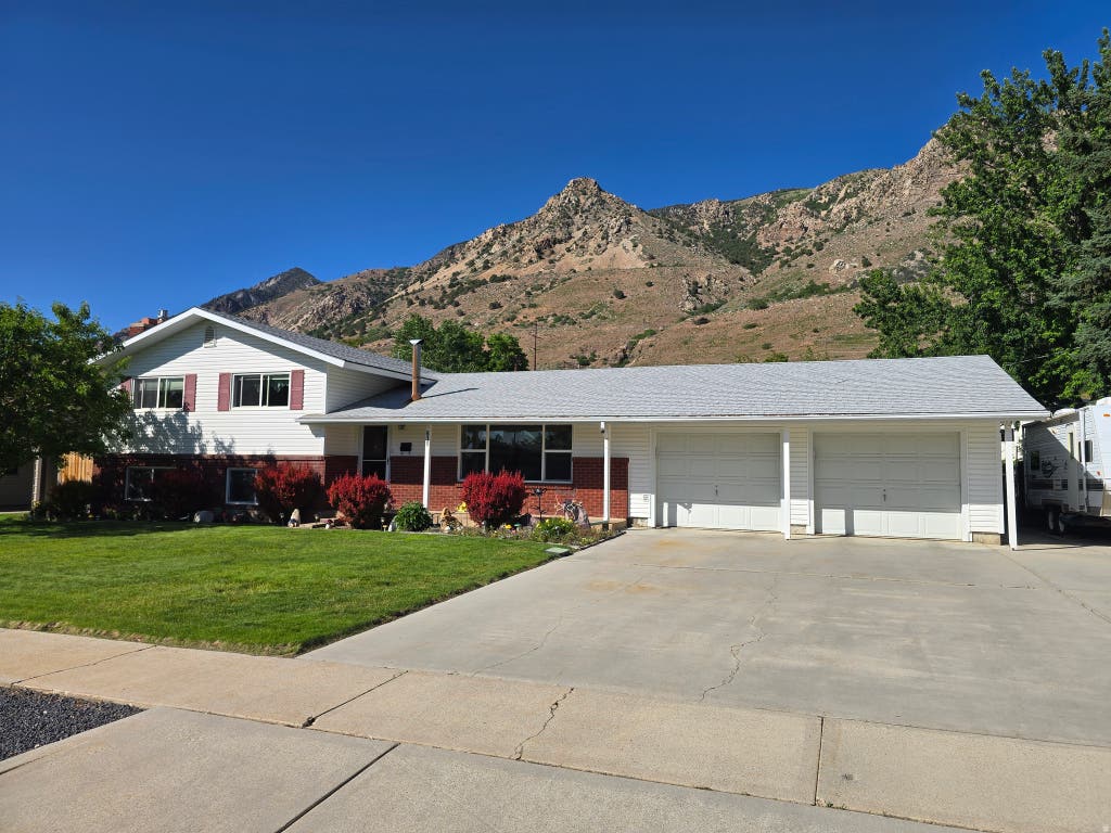 Photo of 610 HOLIDAY DR, Brigham City, UT 84302 (MLS # 2172529)