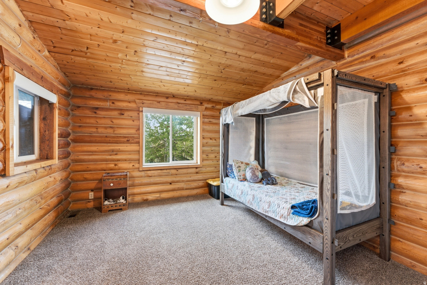 STRAWBERRY LAKE ESTATES - Residential