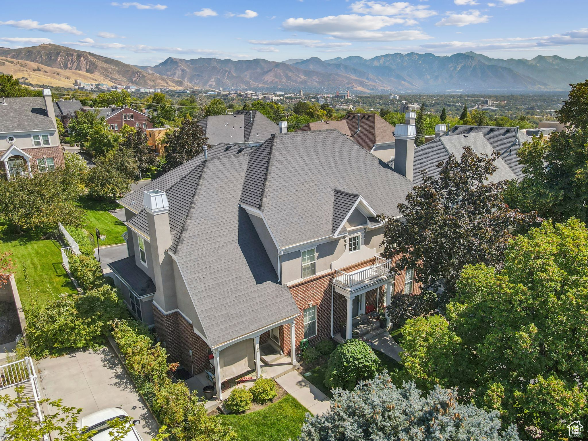 ENSIGN PLACE - Residential