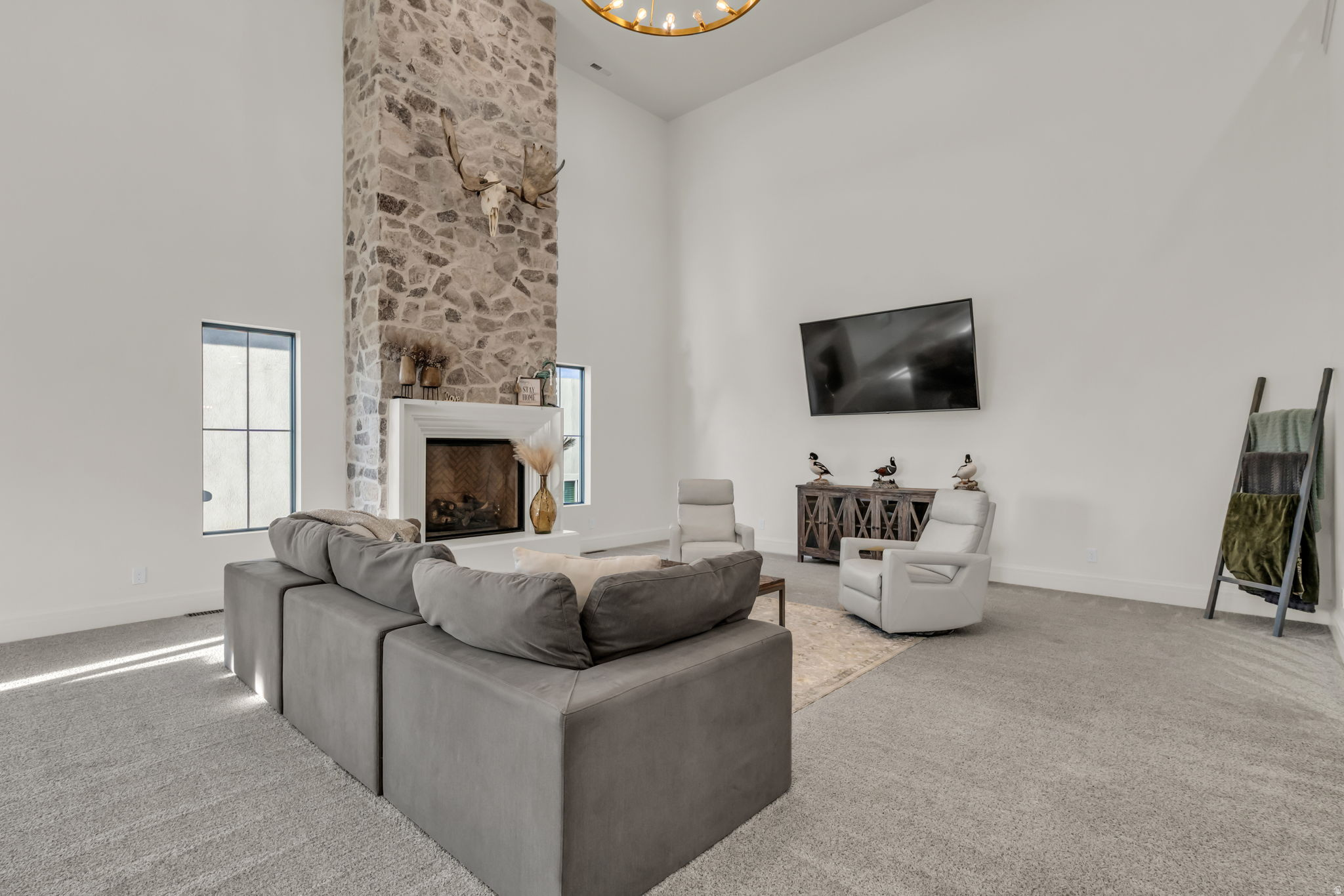 MOUNTAIN VIEW ESTATES - Residential