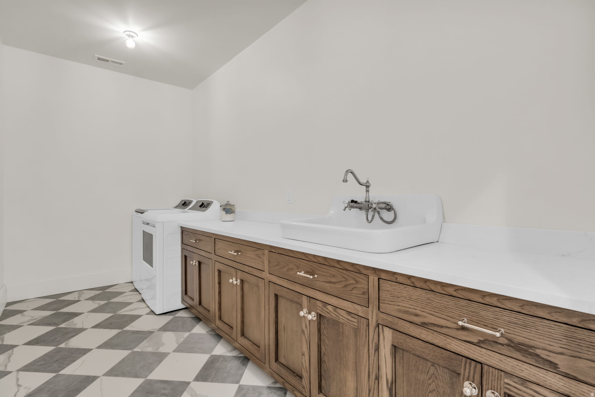 MOUNTAIN VIEW ESTATES - Residential