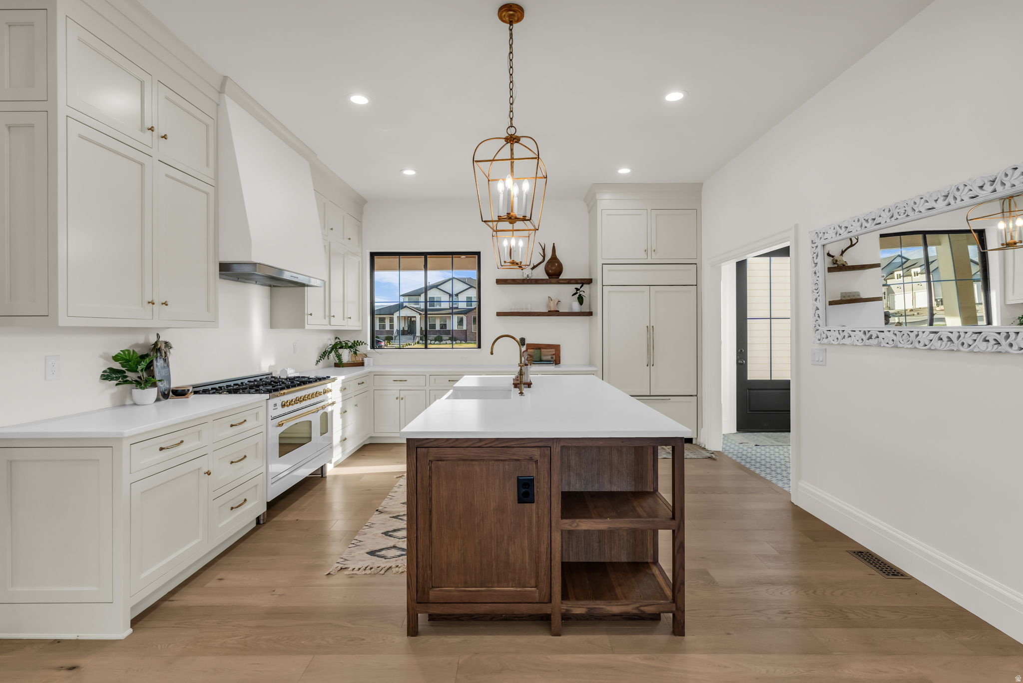 MOUNTAIN VIEW ESTATES - Residential