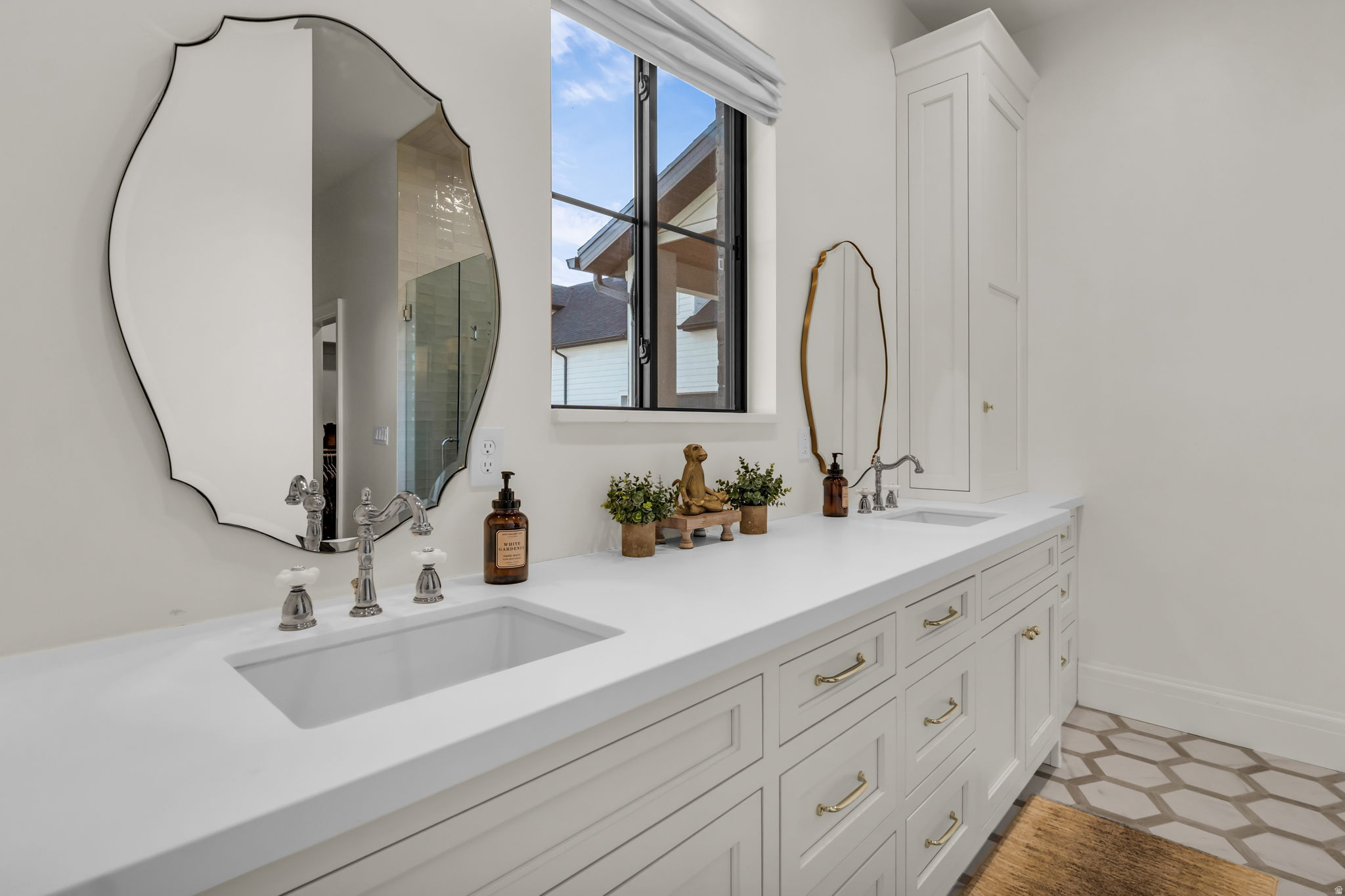 MOUNTAIN VIEW ESTATES - Residential