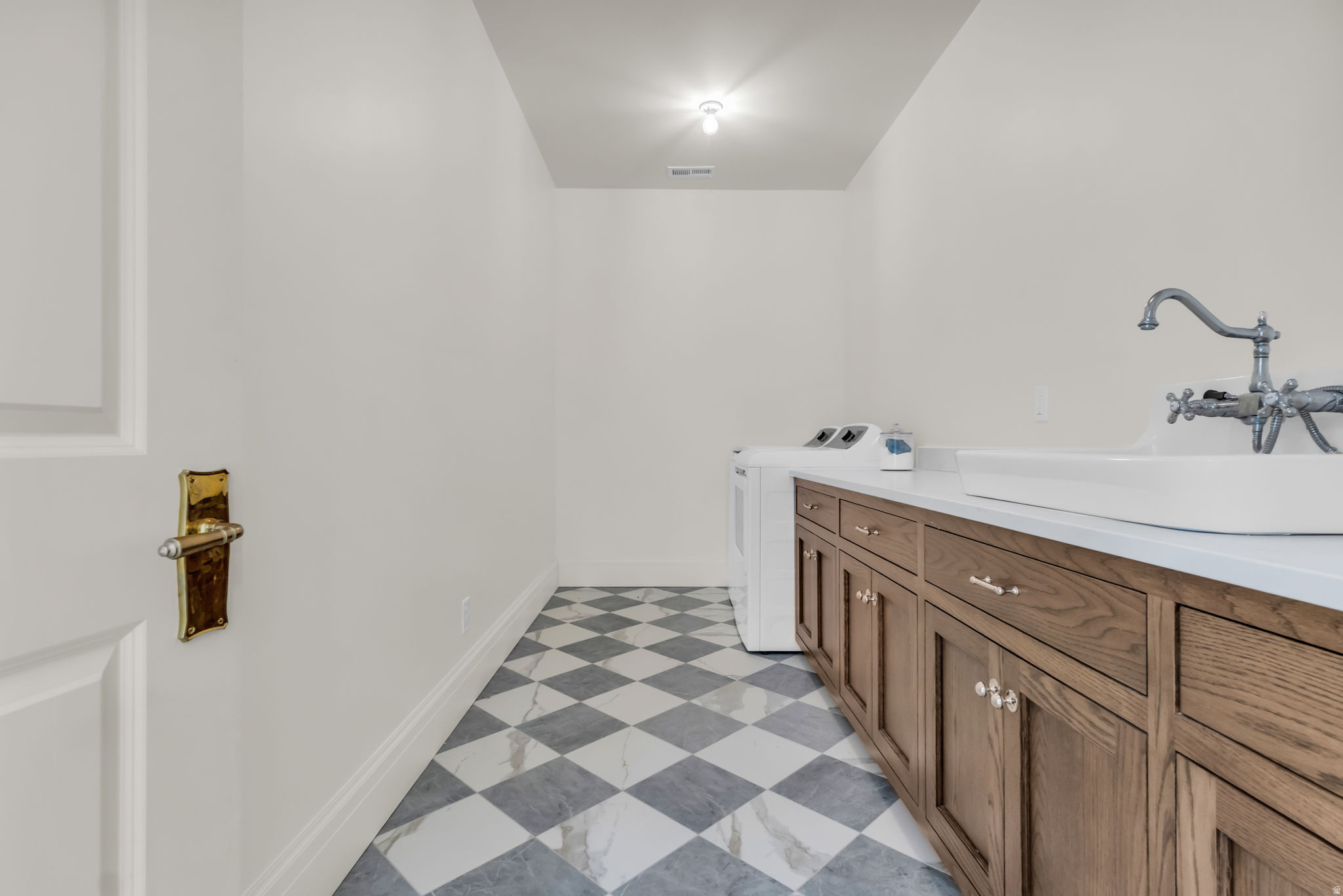 MOUNTAIN VIEW ESTATES - Residential