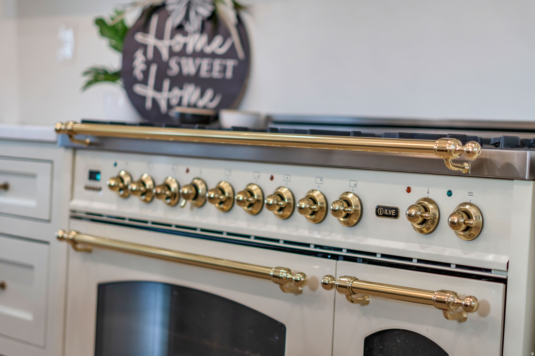 MOUNTAIN VIEW ESTATES - Residential