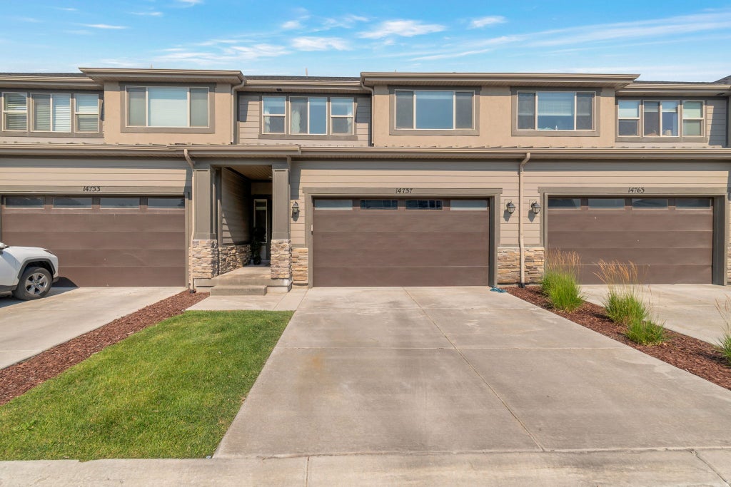 Photo of 14757 S TORREY LN, Bluffdale, UT 84065 (MLS # 2168034)