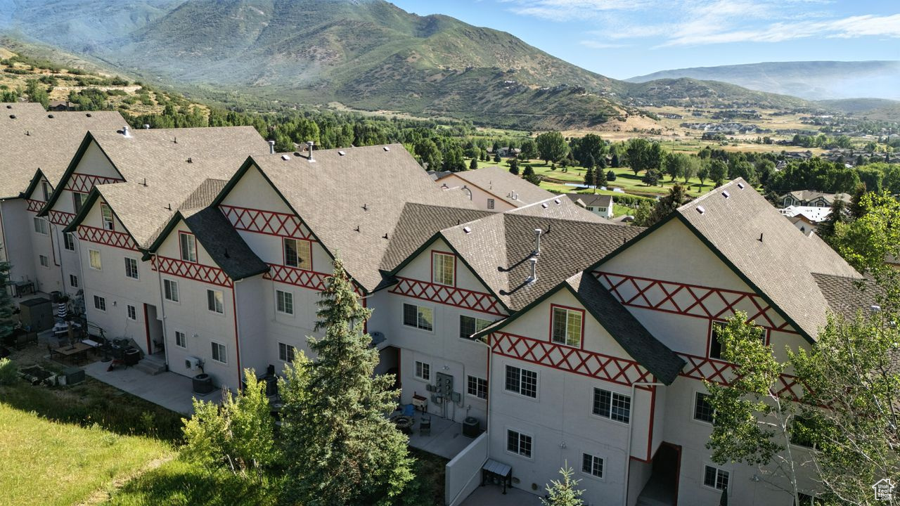 SWISS OAKS CONDOMINIUMS - Residential
